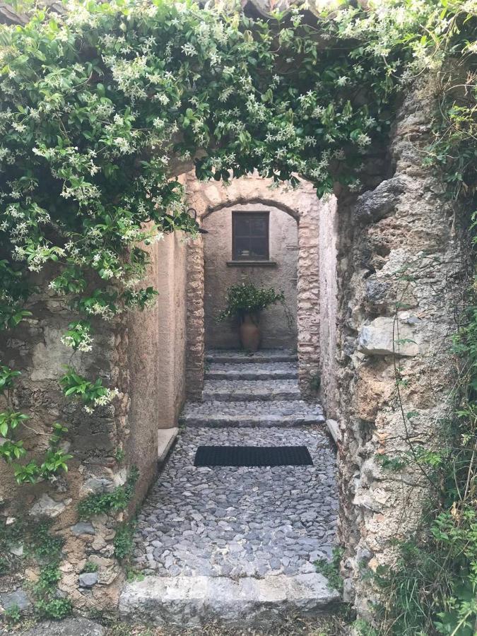 Agriturismo Colloreto 모라노 칼라브로 외부 사진
